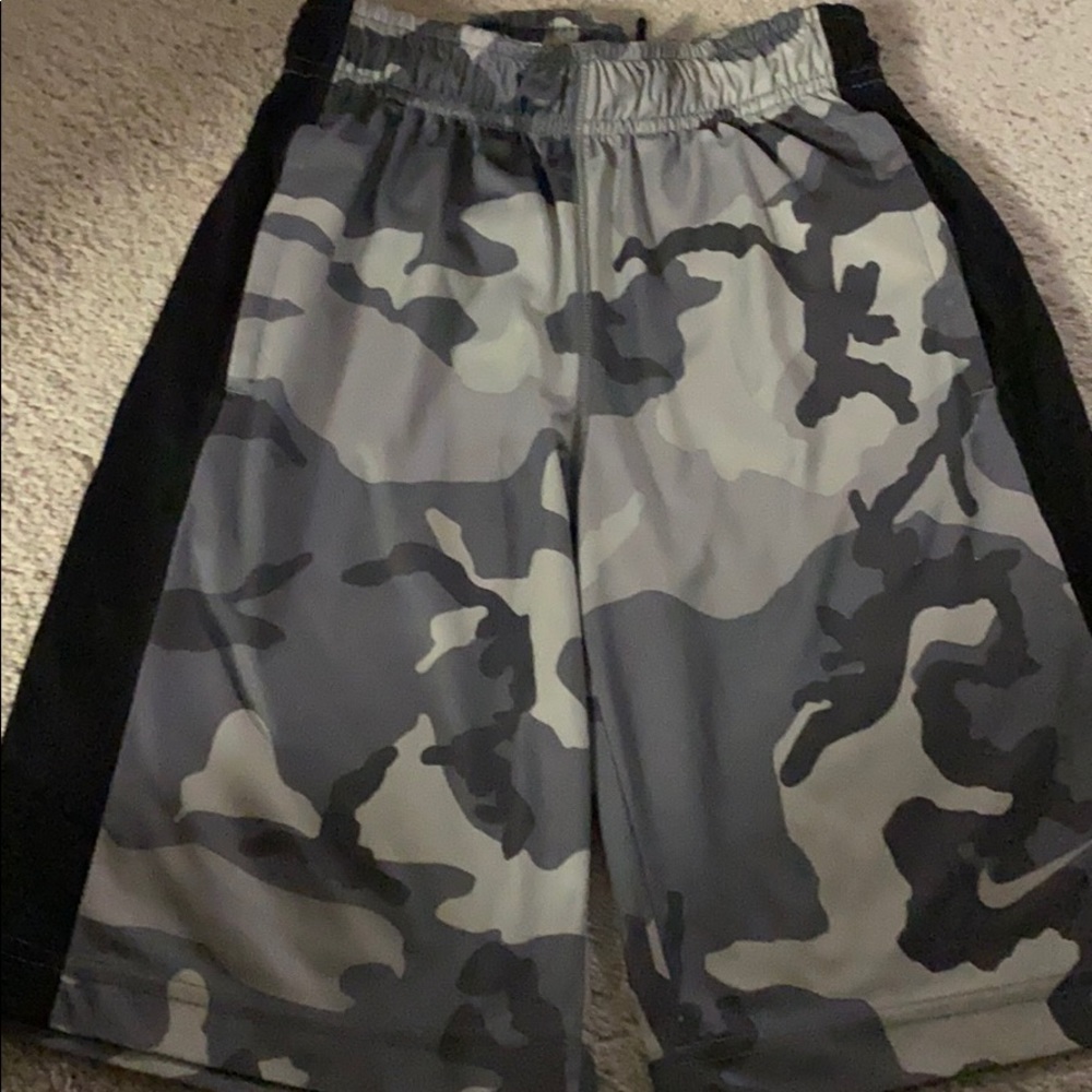 Sz Small Nike shorts in EUC